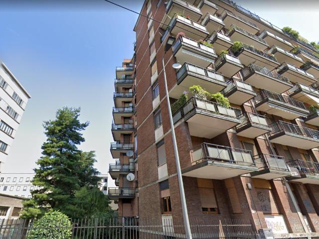 Via Edoardo Bassini 19 quadrilocale 101mq