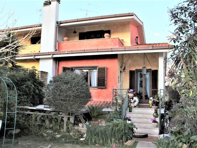 Via Ezio Maroncelli 6 vani 250mq