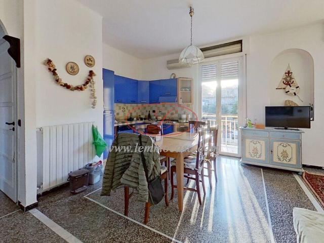 Via F. Agnese 34 quadrilocale 100mq