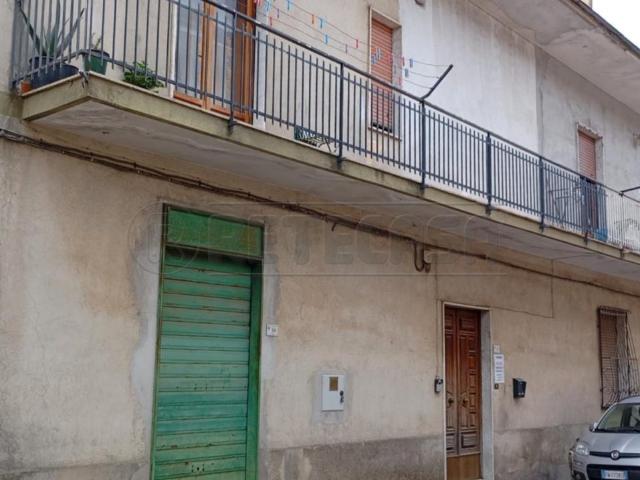 Via Foggia 10 vani 300mq