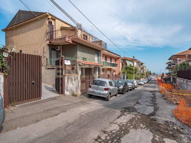 Via Fausto Coppi 22 quadrilocale 104mq