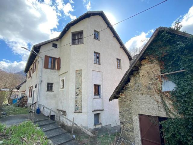 Via Ferriera Alta 10 8 vani 179mq