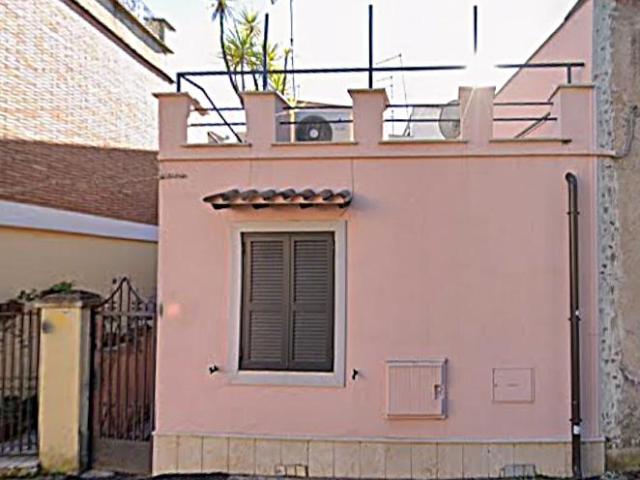 Via Filippo Re monolocale 36mq
