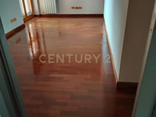 Via Finocchiari 69 b 6 vani 162mq
