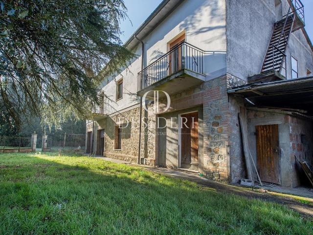 VIA FIRENZE MONTE ANTICO 9 vani 190mq