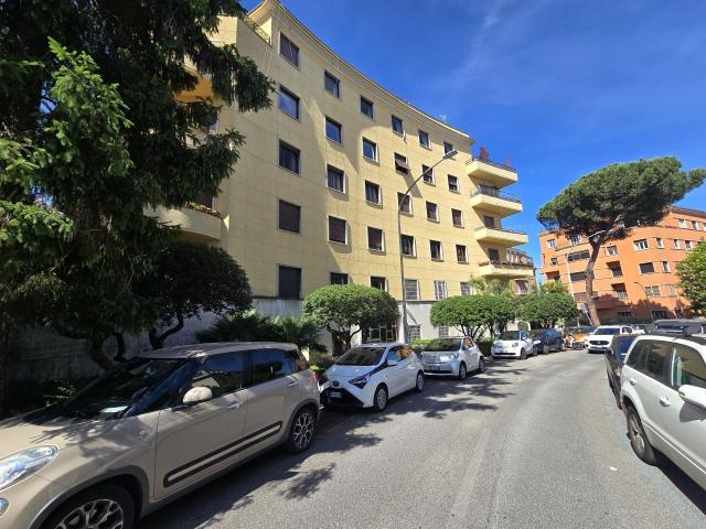 Via Francesco Denza 3 6 vani 206mq