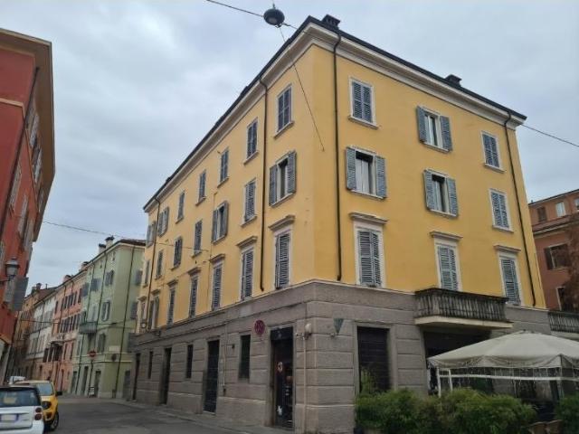 Via Francesco Rismondo 95 quadrilocale 115mq
