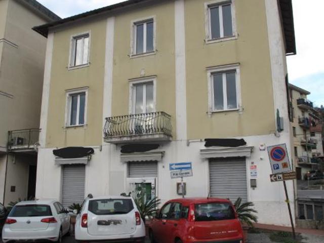Via Fratelli Canepa 48B 5 vani 111mq