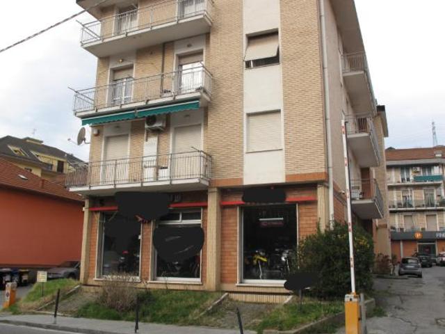 Via Fratelli Canepa 76 trilocale 202mq