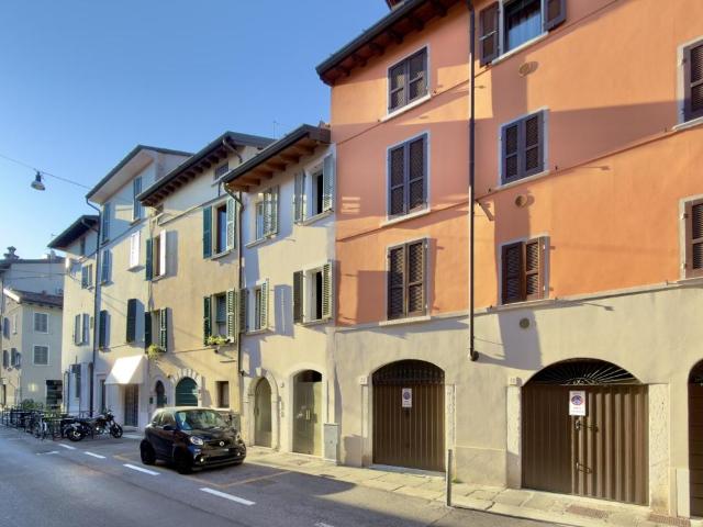 Via Fratelli Bandiera 23 monolocale 33mq