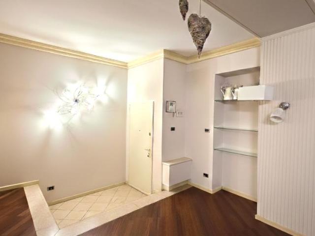 Via Fratelli Porcellaga 39 quadrilocale 148mq