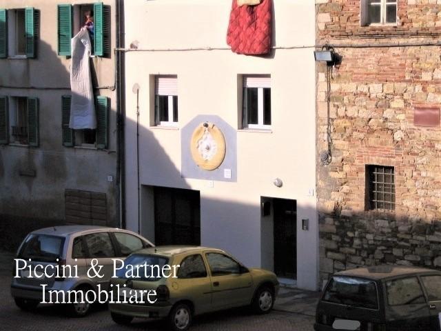Via Interna Mugnano 1 10 vani 120mq