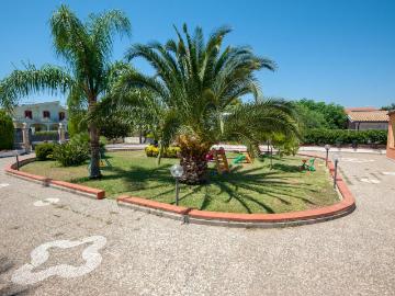 Via Isole delle Filippine 20 7 vani 200mq