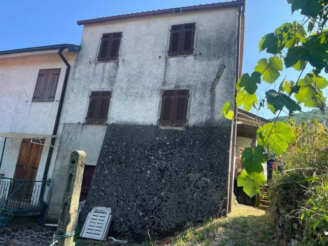 Via IV Novembre 20 8 vani 132mq