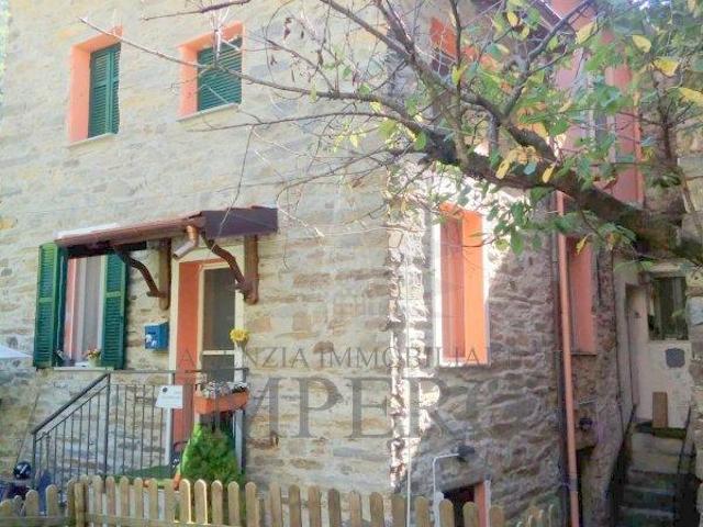 Via IV Novembre 7 vani 160mq