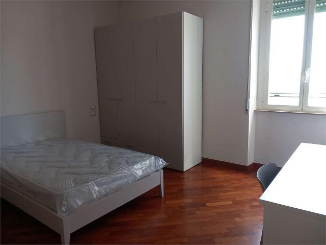 VIA IV NOVEMBRE AFFITTASI ARREDATO 3 CAMERE DA LETTO
