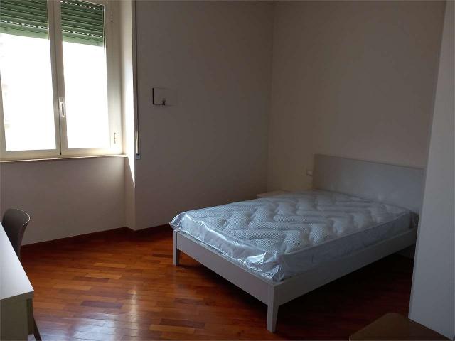 VIA IV NOVEMBRE AFFITTASI ARREDATO 3 CAMERE DA LETTO