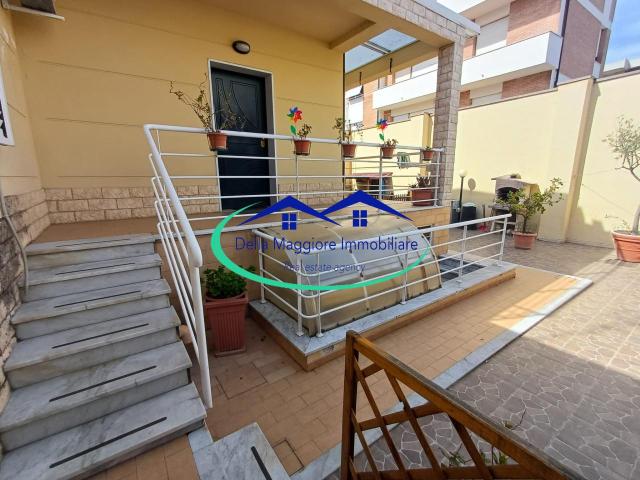Via Oberdan Chiesa 7 vani 179mq