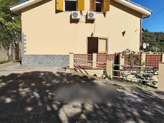Via Olivella Caminata 36 5 vani 110mq