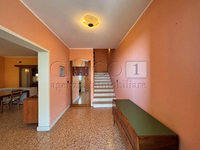 Via Ore 7 7 vani 190mq
