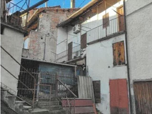 Via Osvaldo Caldano 22 10 vani 204mq
