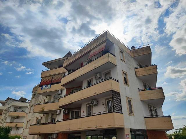 Via Ottaviano trilocale 65mq