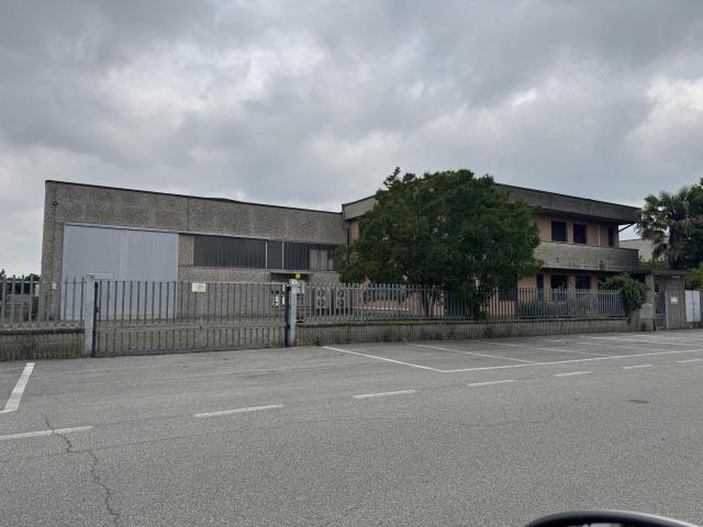 Via Lombardia 18 8 vani 920mq