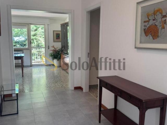 VIA LAGO ISOLETTA 5 vani 100mq