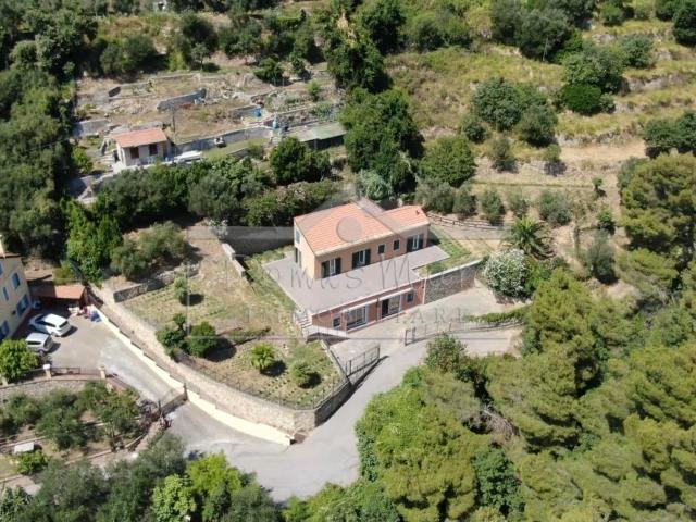 Via Laiolo 50 10 vani 250mq