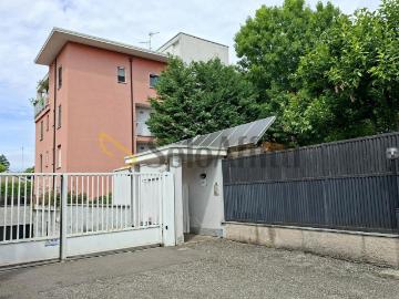 Via Lario 42 bilocale 52mq