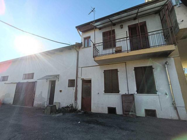 Via Leinì 7 5 vani 130mq