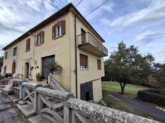 Via Lemontina 93 10 vani 212mq