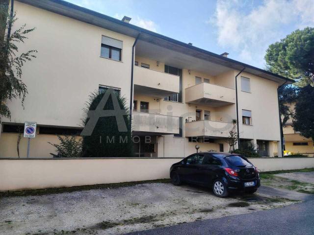 Via Lionello D´Este 8 6 vani 125mq