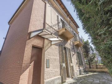 Via Lucento 68 0mq