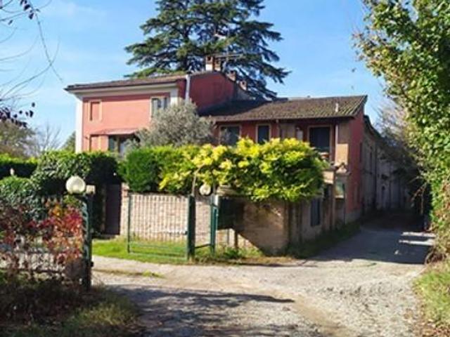 Via Lucrezia 1 trilocale 63mq