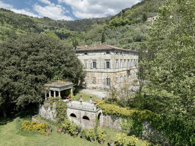 Via Ludovica 6927 19 vani 1400mq