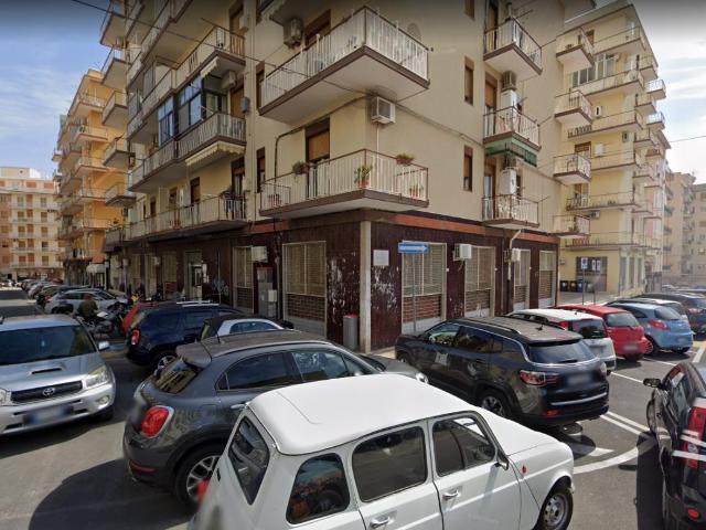 Via Luigi Vanvitelli 6 327 monolocale 330mq