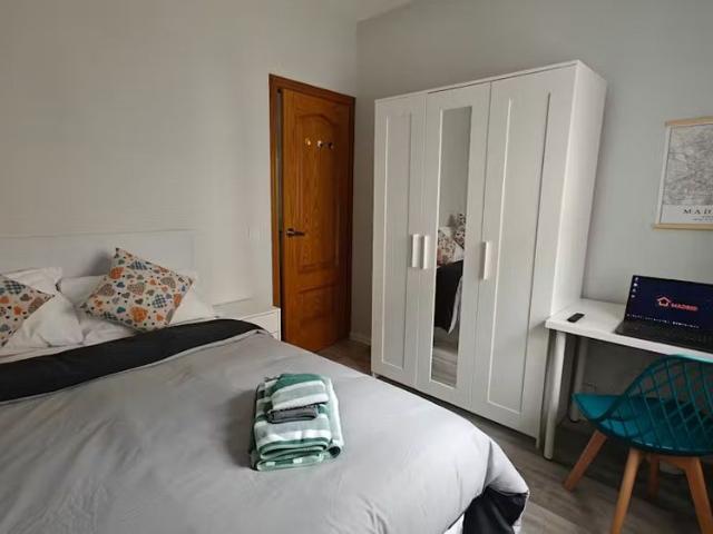 Vía Lusitana, Madrid, Community of Madrid 28025