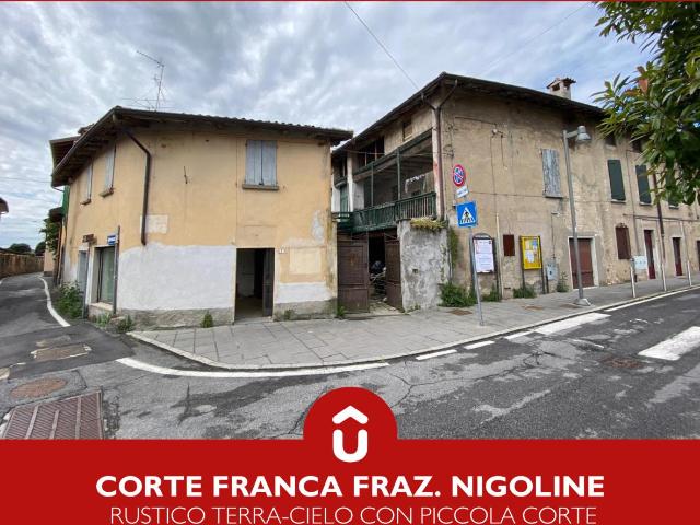 Via Monsignore Bonomelli 16 8 vani 205mq