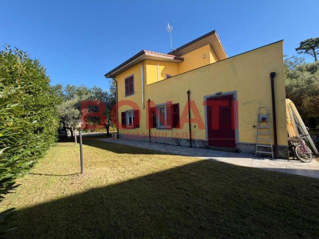 Via Montalbano 195 48 8 vani 198mq