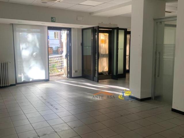 Via Montanara 19 quadrilocale 120mq