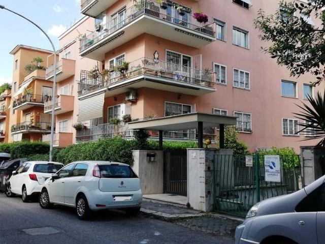 Via Montasio 28 monolocale 35mq