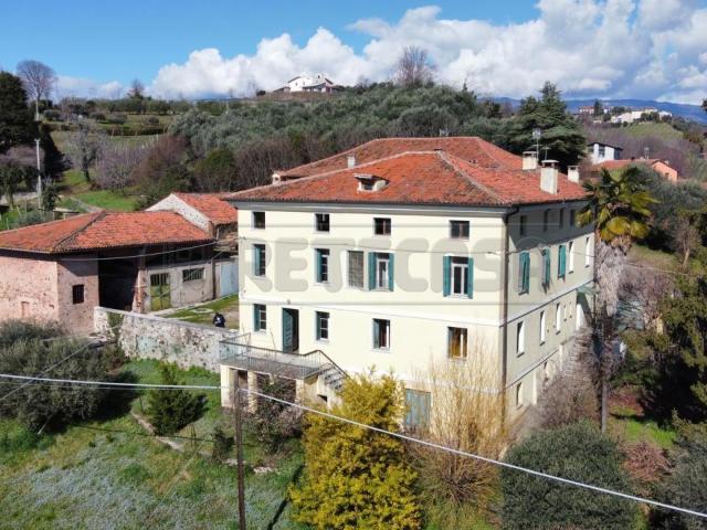 Via Monte Cengio 9 11 vani 730mq