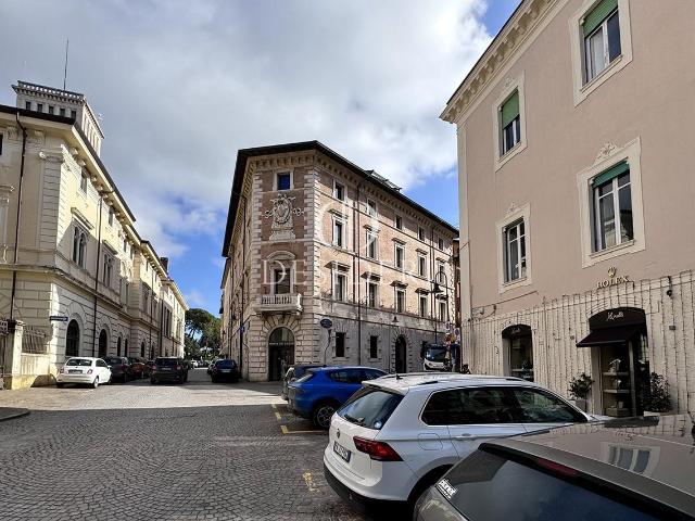 Via Montebello CENTRO STORICO trilocale 63mq