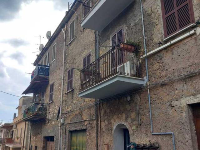 Via Montesanto 49 bilocale 53mq