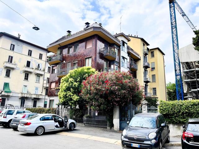 Via Moretto da Brescia 5 quadrilocale 160mq