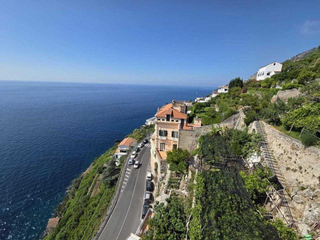 Via Mauro Comite 8 5 vani 120mq