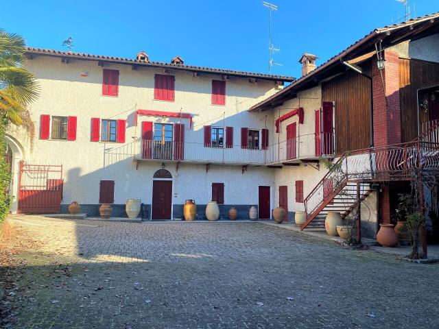 Via Madonna della Neve 66 10 vani 390mq