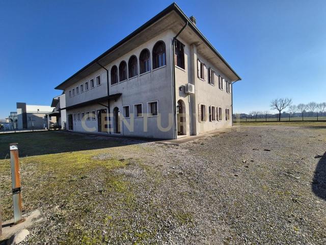 Via Mantova 171 quadrilocale 150mq
