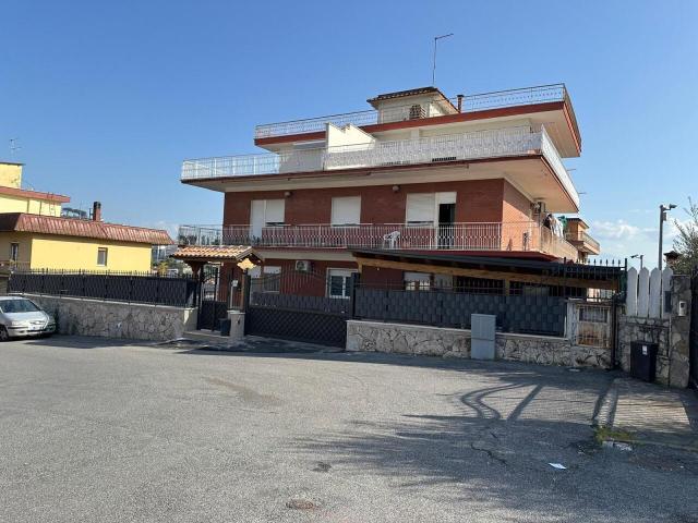 Via Marche 83 7 vani 156mq